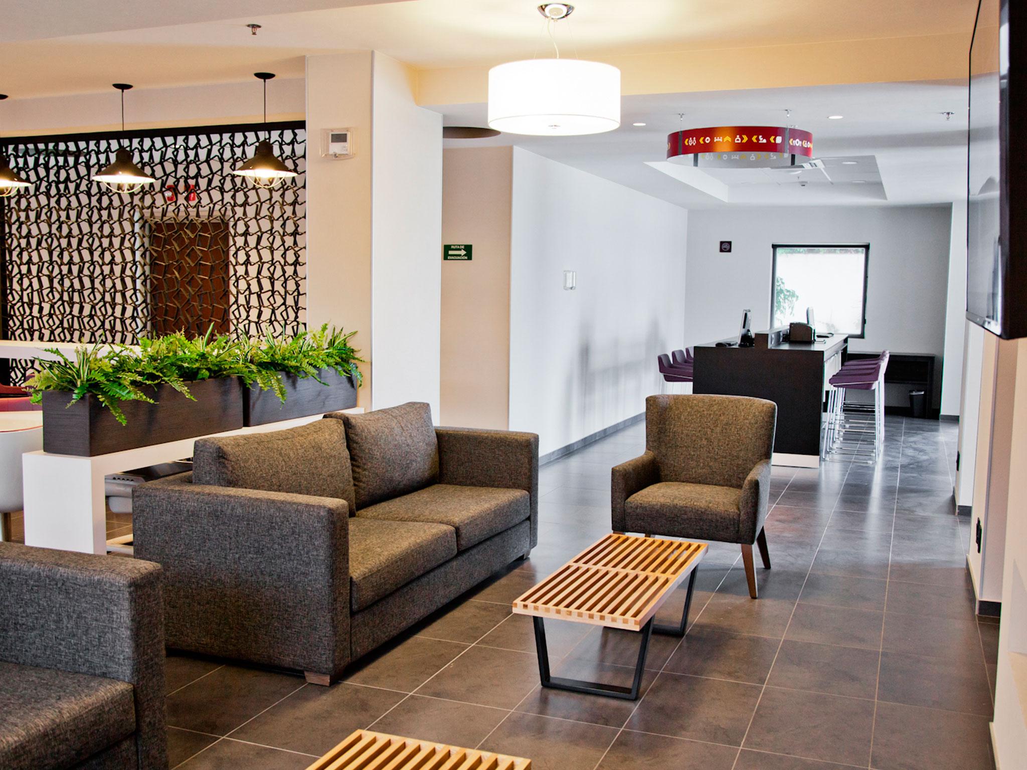 City Suites Tijuana Rio Bagian luar foto