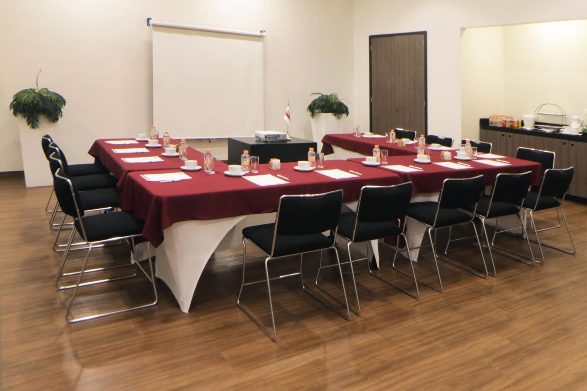 City Suites Tijuana Rio Bagian luar foto