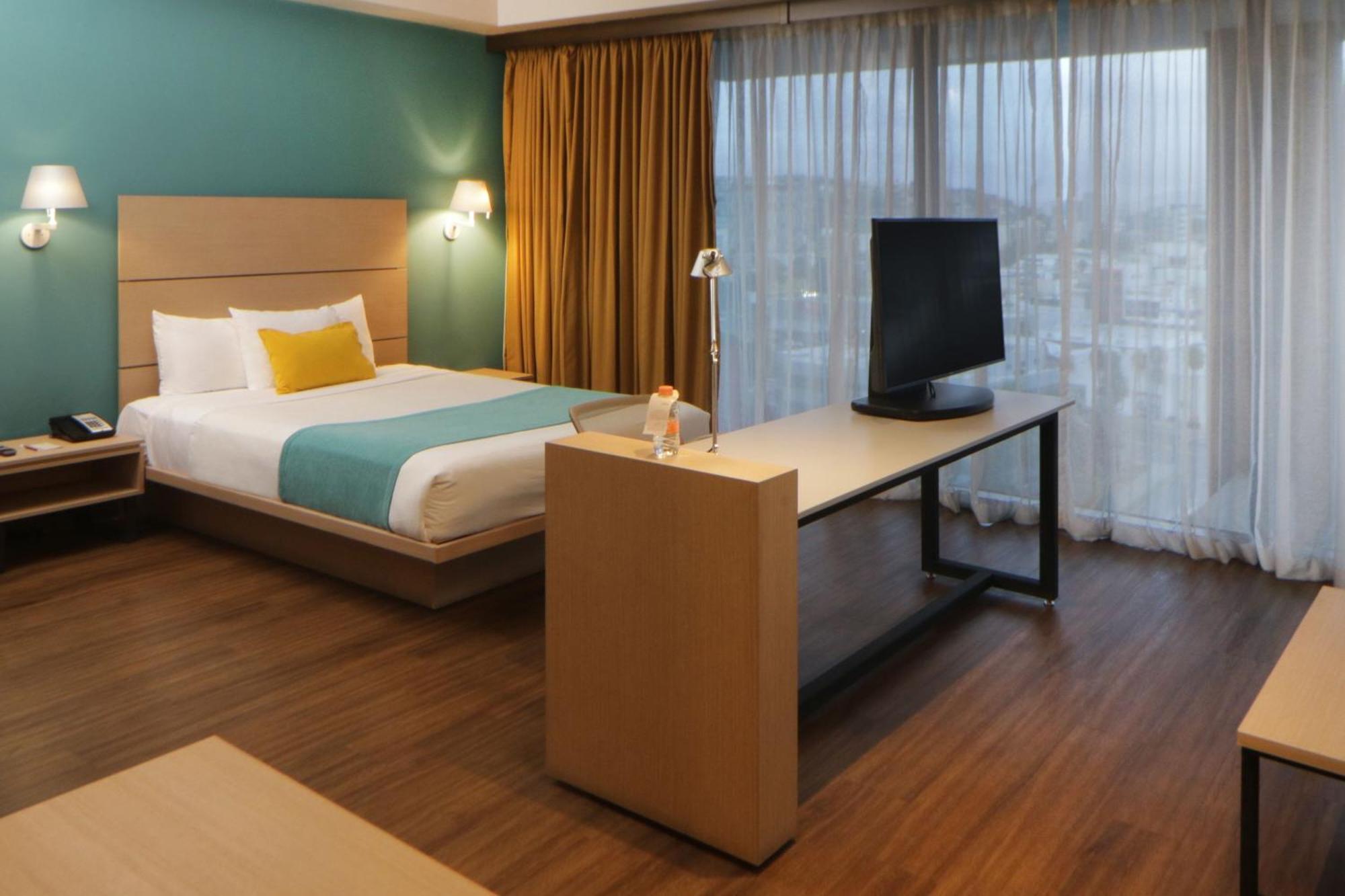 City Suites Tijuana Rio Bagian luar foto