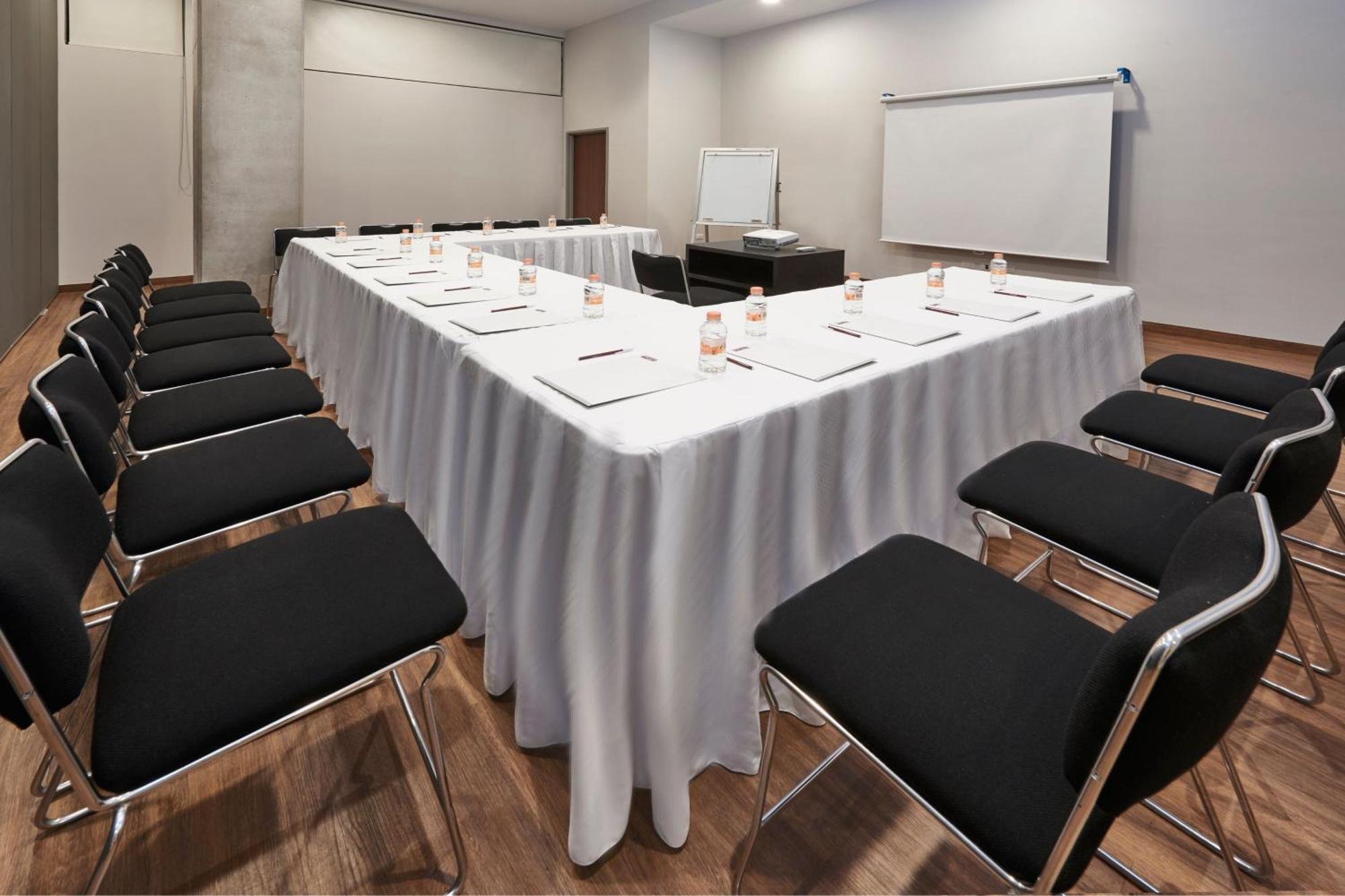 City Suites Tijuana Rio Bagian luar foto