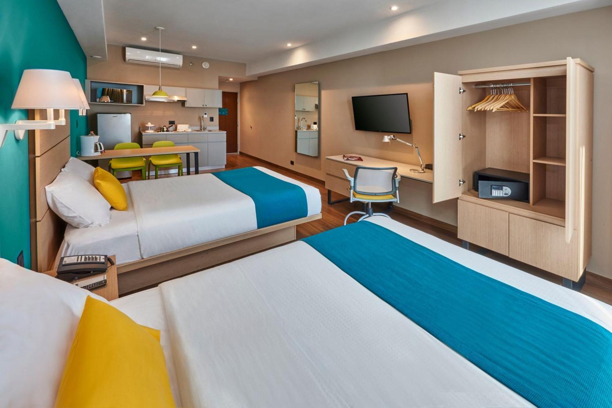 City Suites Tijuana Rio Bagian luar foto